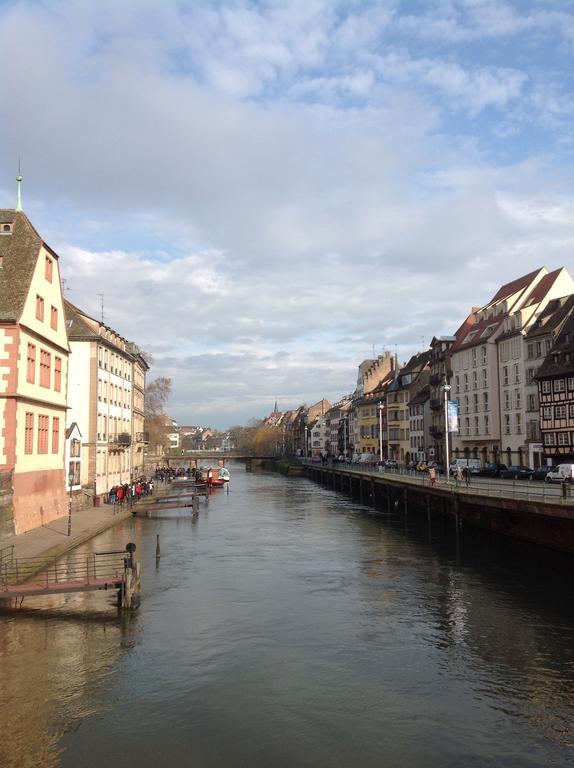 A L'Ill - Apparts & Studios Strasbourg Hyper Centre 객실 사진